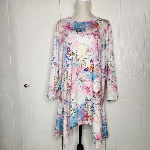 5/$15 Butterfly Rhinestone Fantasycore White Pink Tunic Top - Picture 2 of 10